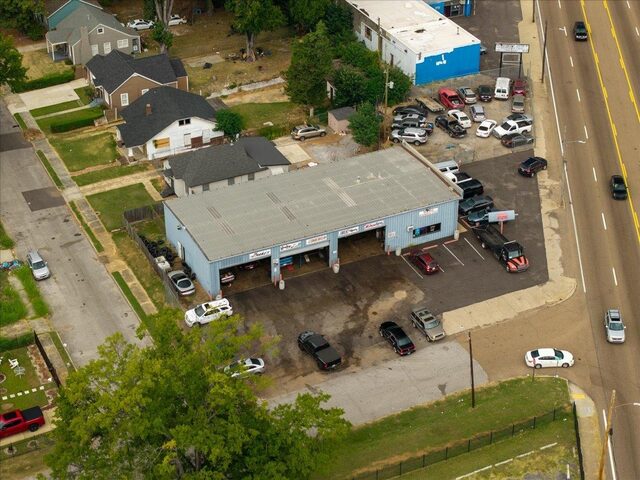 2597 Lamar