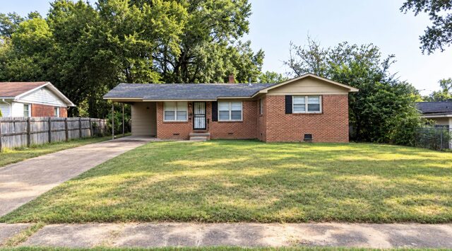 3716 W Donna