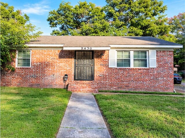2430 Warren